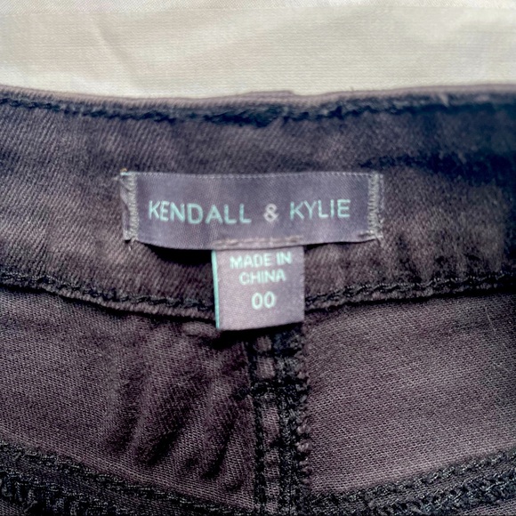 Kendall & Kylie Super High Rise  Black Denim Shorts. SIZE 00. - Picture 4 of 6